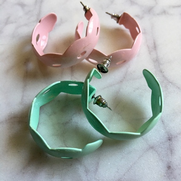Pair of Spring Colored Hoop Earrings - Picture 3 of 6